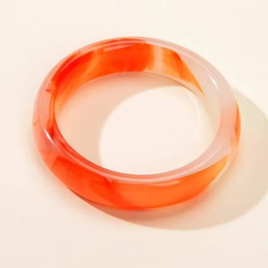 กำไลข้อมือแฟชั่นเรซินสำหรับผู้หญิงและผู้หญิงสร้อยข้อมือหินอ่อนสีเหลืองอำพันแบบไม่สม่ำเสมอของขวัญเครื่องประดับคอลเอาต์ - Product Image 1