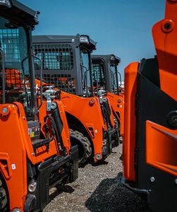 รถตักล้อยางแบบสั่งทำพิเศษ 9 ตัน รุ่นปี 2023 น้ำหนัก 456 กก. - Product Image 6