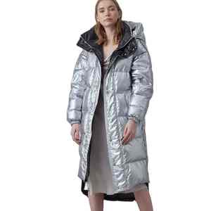 Veste matelassée longue brillante pour femme avec logo personnalisé, à capuche, chaude pour l'hiver, surdimensionnée, streetwear - Product Image 1