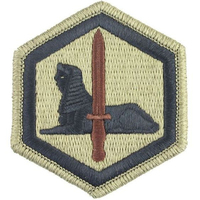 Écussons brodés 3D en relief personnalisés OEM, badges uniformes brodés à la machine à coudre avec couleur personnalisée et strass sur toile