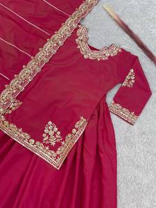 สวยด้านบน lahengha กับ dupatta หนักกับงานปักและเลื่อม - Product Image 6