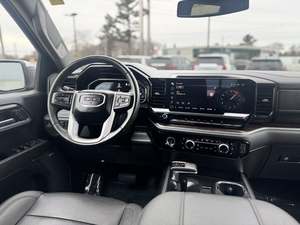 Super Red 2024 GMC Sierra 1500 SLT Crew Cab 4WD Direction à Gauche avec Toit Ouvrant Démarrage à Distance Sièges en Cuir Pack Premium Pneus R18 - Product Image 5