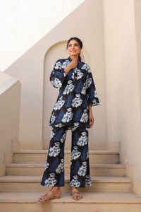 ชุดเสื้อกางเกงสองชิ้นพิมพ์ลายสำหรับผู้หญิงคุณภาพสูง - Product Image 2