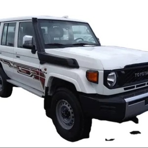 Toyota Land Cruiser 78 Hardtop de Primera Clase, 6 Plazas, Volante a la Izquierda - Product Image 3