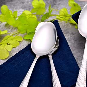 Ensemble de 4 cuillères en acier inoxydable argenté au design moderne et majestueux, finition miroir, pour les occasions festives - Product Image 3
