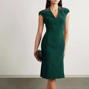 เดรสมิดิแบบเรียบง่ายแฟชั่นตรงขอบปักด้วยลูกปัดและไข่มุกด้านหน้ายาวเป็นรูปเอวธรรมชาติคอวีเรียบง่ายสไตล์หรูหรา - Product Image 1