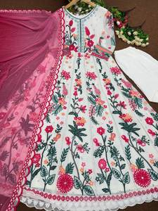 Dernier modèle Top de travail brodé en fausse georgette chine et pantalon en soie beurre et Dupatta au prix de gros - Product Image 6