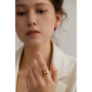 Anelli Classici Placcati Oro 18K con Gemme e Incassatura a Castone, Fascia Spessa, Impermeabili - Product Image 2