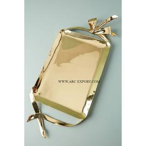 Plateau de service alimentaire en aluminium poli or fait à la main de conception traditionnelle avec poignées design plateau de nourriture à la maison de forme rectangulaire - Product Image 1