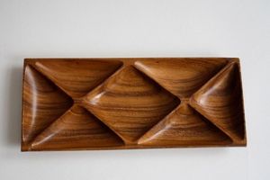 Heartwood-Bandeja para servir de madera orgánica hecha a mano, plato para aperitivos en forma de corazón de 4 compartimentos con diseño de trébol - Product Image 5