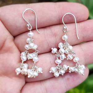 Pendientes de Perlas de Agua Dulce de Plata de Ley 925 Hechos a Mano por Navya Craft para Mujer, Regalo de Navidad o San Valentín para Esposas - Product Image 6