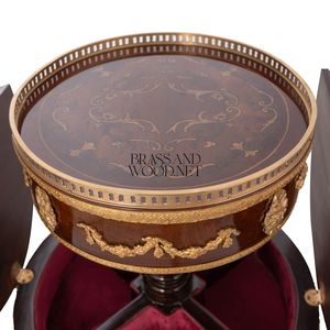 Mesa Auxiliar Redonda de Madera de Lujo con Compartimentos de Almacenamiento Ocultos de Terciopelo y Detalles Ornamentales de Latón Dorado para Interiores Clásicos - Product Image 6