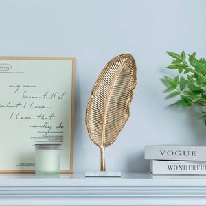 Sculpture en métal doré en forme de feuille, objet de table élégant pour la décoration de la maison, les événements, l'affichage et les cadeaux haut de gamme, en provenance d'Inde - Product Image 6