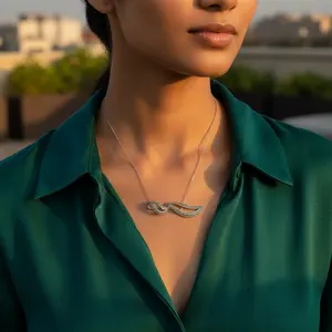 Pendentif élégant pour femme en argent 925 avec marcassite, fait à la main, religieux et mignon, avec placage en rhodium, or, matériau principal, bijoux - Product Image 2