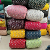 Tissus floraux de poids moyen brodés de paillettes style Jacquard pour garçons, accessoires respirants non tissés, glamour et éclat.