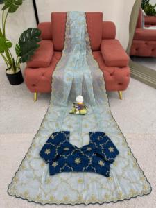 Hermoso Sari de diseñador con trabajo de hilo y secuencia - Product Image 2