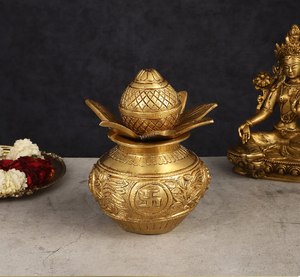 Kalash Pequeño de Latón con Asa y Tapa-Olla India Portátil, Recipiente de Agua, Mini Decoración de Templo a Precio Mayorista - Product Image 3