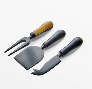 Utensilio de Queso Decorativo de Metal, Rebanador de Queso Único Hecho a Mano con Mango de Cuerno Negro Personalizado, Juego de Cuchillas para Untar Queso - Product Image 5