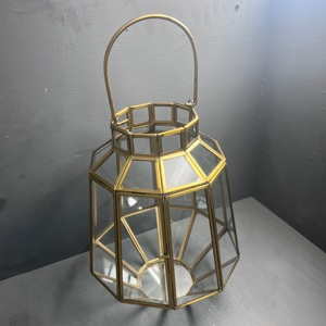 Lanterne à bougie décorative en verre et en laiton pour la décoration de la maison avec finition en laiton - Product Image 6