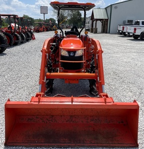 รถแทรกเตอร์คูโบต้า 40 แรงม้า ขับเคลื่อน 4 ล้อ เครื่องยนต์ดีเซล รถแทรกเตอร์ใหม่และมือสองสำหรับงานเกษตรและสวน พร้อมที่ตักด้านหน้า สำหรับการเกษตรขนาดเล็ก - Product Image 6