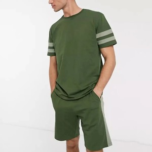 Conjuntos cortos con logotipo personalizado para hombre, conjuntos de pantalones cortos de verano a la moda de algodón 100%, conjuntos de camisetas y pantalones cortos informales para hombre - Product Image 1