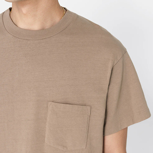 Venta al por mayor 250Gsm peso pesado 100% Camiseta de algodón para hombres nueva llegada Color sólido personalizado pecho bolsillo en línea exclusivo - Product Image 4