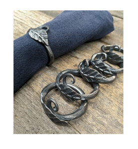 Anillo de Servilleta Metálico con Diseño de Hoja, Hecho a Mano, Ecológico, Tamaño Personalizado, para Bodas y Fiestas, Precio al por Mayor - Product Image 1