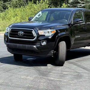 Véhicule d'occasion 2023 SR5 V6, conduite à gauche, faible kilométrage, transmission automatique, sièges en cuir, tout en parfait état, prêt à être expédié. - Product Image 1