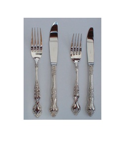 Couverts modernes en métal en acier inoxydable avec poignée géométrique pour une décoration de table à manger élégante - Product Image 2