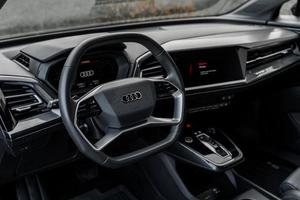 2023 Audi Q4 SUV Aspire ไฟฟ้า FWD ไฟเกียร์รถยนต์หนังสีเข้ม R16ภายในรถเบนซิน/แก๊สเชื้อเพลิง - Product Image 3
