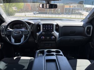 GMC Sierra 1500 4WD Crew Cab 147 SLE Diésel V6 3.0L 4WD 2021 Usada en Buen Estado - Product Image 6