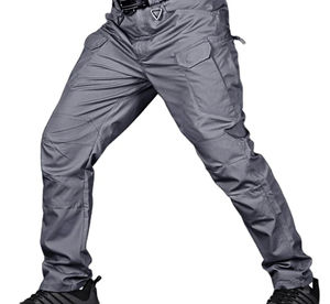 กางเกงสตรีทแวร์ผู้ชายผ้าไนลอนน้ำหนักเบาพิมพ์โลโก้ได้ มีซิปกระเป๋า กันลม กันน้ำ ระบายอากาศได้ดี สไตล์ลำลองสีเข้ม - Product Image 6