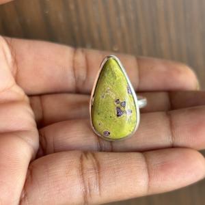 Bague statement en pierre précieuse Atlantisite verte, argent sterling 925, vente en gros de bijoux pour les occasions de fête - Product Image 2