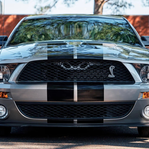 Ford Mustang Shelby GT500 Coupé 2009 d'occasion en bon état, 4500 milles, boîte manuelle 6 vitesses, V8 suralimenté, 1 propriétaire jusqu'en 2023 - Product Image 1