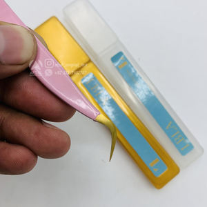 Pince à épiler personnalisée pour extensions de cils en acier inoxydable de conception supérieure Pince à épiler à volume incurvé en C avec pointe pointue disponible à la vente - Product Image 4