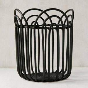 ตะกร้าหวายสานมือสำหรับปลูกต้นไม้ทำจากเหล็กและหวายสำหรับปลูกต้นไม้ในร่มและกลางแจ้งดีไซน์ไม่เหมือนใคร - Product Image 1