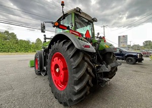 Fendt 724 Vario Tractor con cargador Equipo agrícola a la venta - Product Image 3