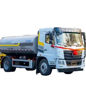 Camión Cisterna de Agua Usado de 12 Litros, Acero Inoxidable, Transmisión Manual, 4x2, con Funciones de Aspersión - Product Image 2