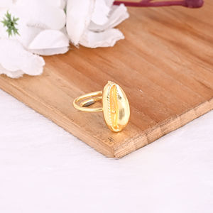 Anillo de Latón con Incrustaciones de Concha de Cauri, Chapado en Oro, Anillos Lisos para Mujer, Moda Minimalista, Regalo para Eventos Casuales y Fiestas, Precio al por Mayor - Product Image 5