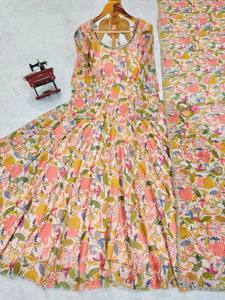 Vestido Anarkali de Alta Calidad con Estampado Digital de Georgette Sintética de Diseño Moderno para Bodas y Trabajo de FabZone - Product Image 4