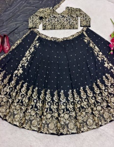 ชุดปาร์ตี้ที่สวยงาม lehenga choli กับ dupatta กับงานปัก - Product Image 2