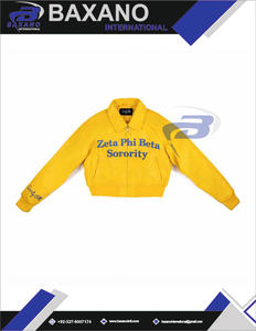 เสื้อแจ็คเก็ตวาร์ซิตี้แบบปกติของชมรมนักศึกษาหญิง Zeta Phi Beta  งานปักลายชมรมนักศึกษากรีก  ทำจากหนัง PU สไตล์สตรีทแวร์ พร้อมดีไซน์แบบกำหนดเอง - Product Image 4