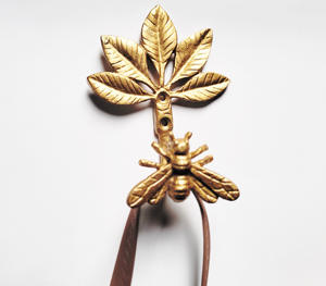 Vintage Bee-Themed Cast Iron <b>Wall</b> <b>Mount</b> Gold <b>Coat</b> <b>Rack</b> with Decorative Towel Holder Kids-Friendly Hooks & Rails for Bathroom - Product Image 3