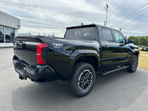 (W&T) PROMOCIÓN Venta de Autos Usados Toyota Tacoma TRD Sport 2024, 4 Puertas, Doble Cabina, 4x4, 5.0 Ft., 2.4L 4 Cilindros - Product Image 3