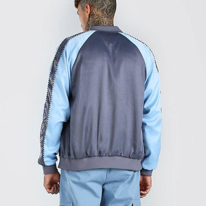 Offre Spéciale à la mode contraste couleur Satin varsité veste pour hommes broderie personnalisée lycée vestes Fly Bomber fermeture éclair manteaux - Product Image 3