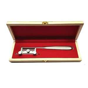 Kit d'instruments chirurgicaux en acier inoxydable argenté, comprenant un couteau à peau, une lame de dermatome, autoclavable et réutilisable de qualité chirurgicale - Product Image 4