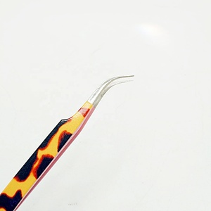 Pince à cils droite pointue, incurvée et à 90 degrés en acier durable enduit de poudre jaune et noire - Product Image 2