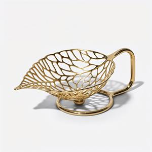 Bol à fruits moderne en métal, bol de service contemporain fantaisie en forme de feuille pour fruits, vaisselle moderne par KHOOSI OVERSEAS - Product Image 1