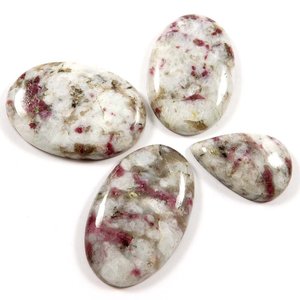 Chất Lượng Cao Đá Tự Nhiên Của <span class=keywords><strong>Ruby</strong></span> Ma Trận Pha Lê Kết Hợp Hình Dạng Lỏng Đá Quý Cabochon Chữa Bệnh Tinh Thể Đá Quý Tất Cả Các Hình Dạng Cabochon - Product Image 3