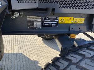 Cortadora de césped Kubota usada KUBOTA F251, cortadoras de césped autopropulsadas Kubota F391 con cabezal de martillos y plataforma de corte de 60 pulgadas. - Product Image 4